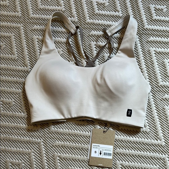 On Running Other - On Running Active Bra- in Sand/Cinder *NWT